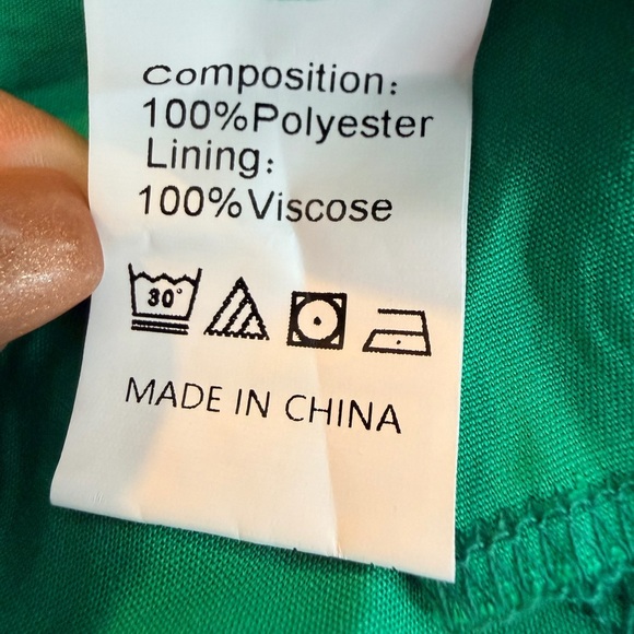 NWT Green Eyelet Long Sleeve Blouse – Size Small – Lined - Picture 8 of 9